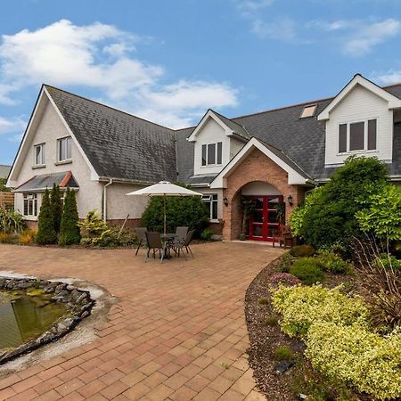Airport View Hotel And Secret Spa Lusk Exterior foto